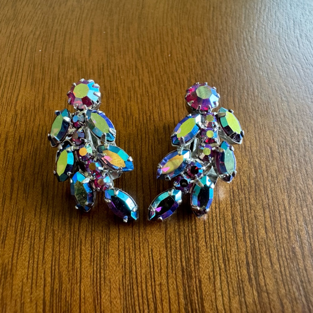 Vintage Earring Blue Purple Aurora Borealis Iridescent Rhinestone Clip On